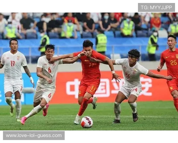 中国沙特球星携手征战足球赛场 展现亚洲足球新力量